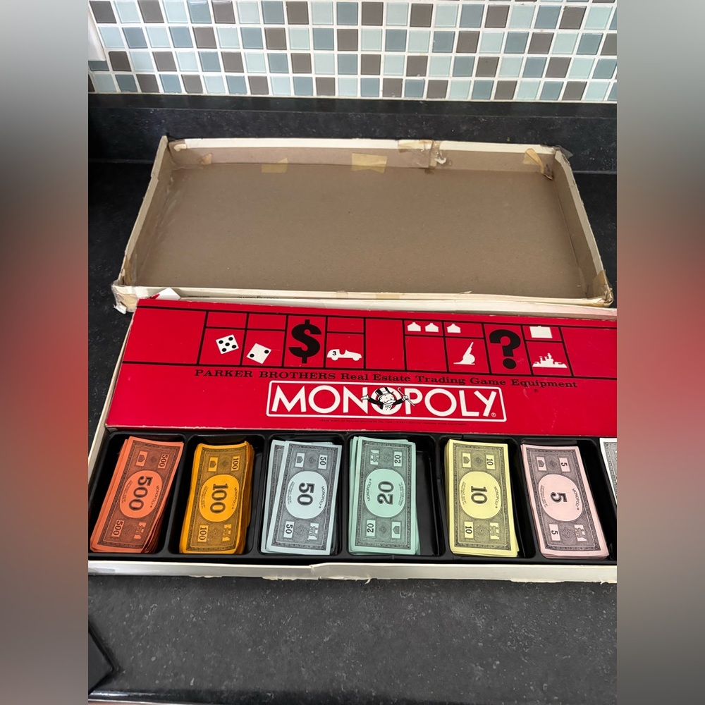 Vintage 1984 Monopoly game